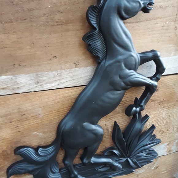 Beautiful Vintage Rearing Horse Wall Hanging - Picture 2 of 14